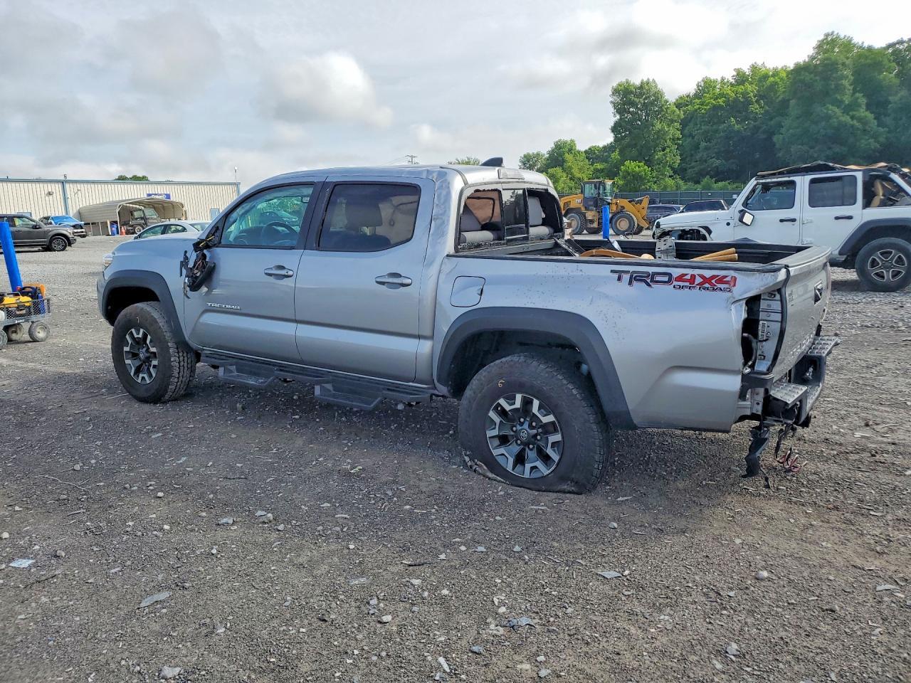 2021 Toyota Tacoma Trd Off-Road - Image 2
