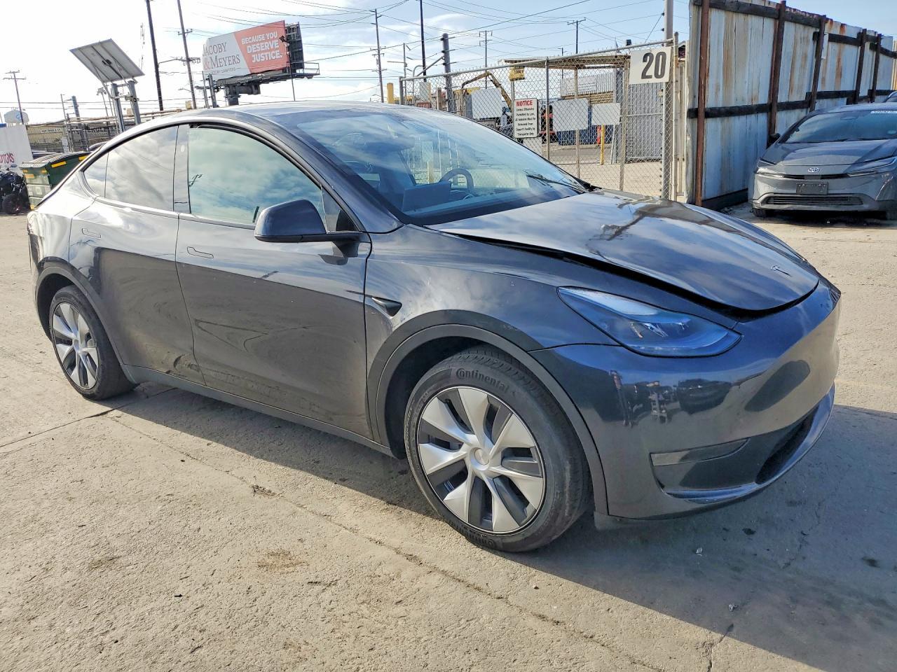 2024 Tesla Model Y - Фото 4