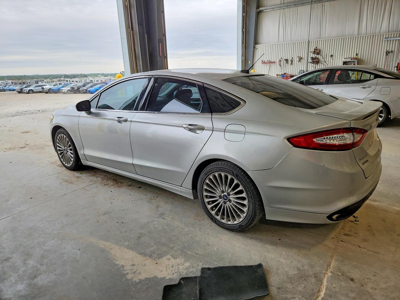 2016 Ford Fusion Titanium - Фото 2