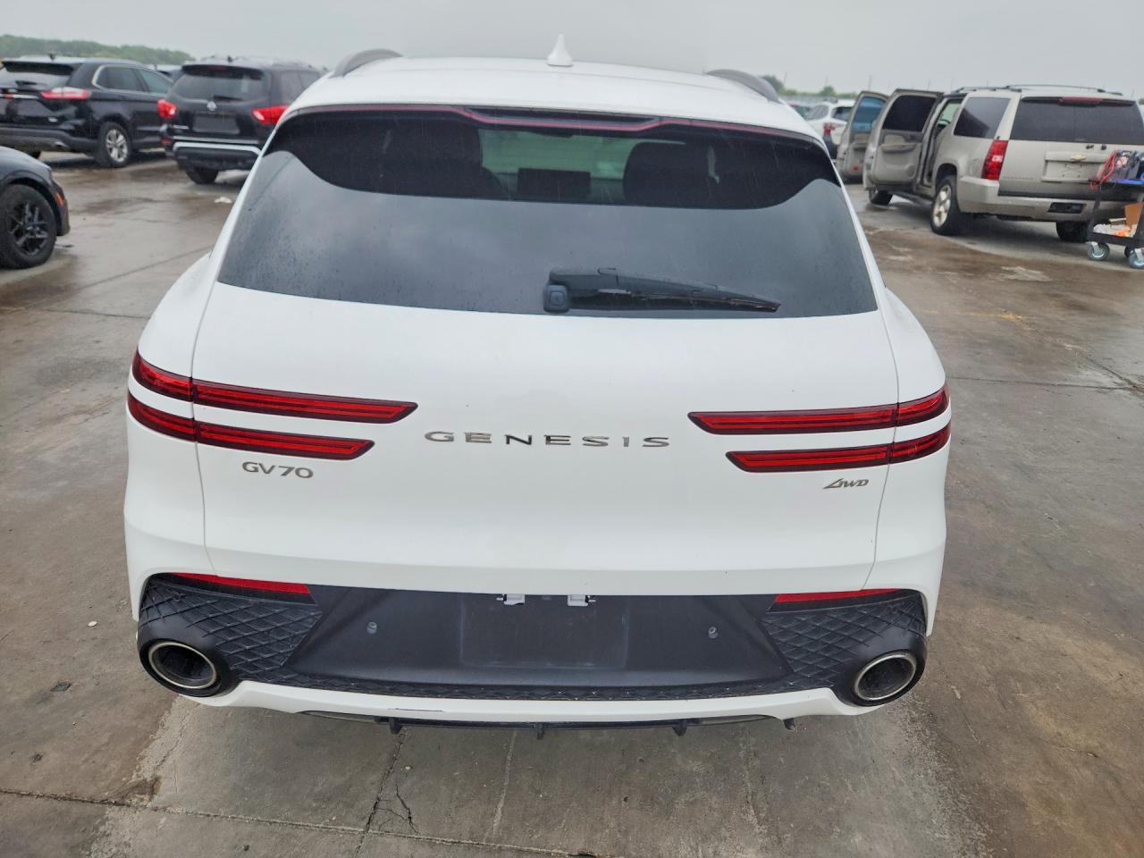 2022 Genesis Gv70 2.5T Standard - Image 6