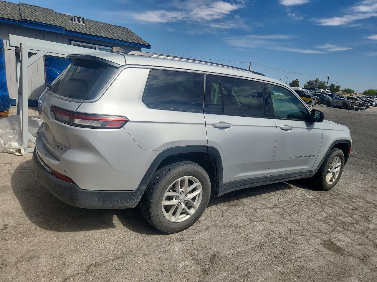 2023 Jeep Grand Cherokee - Image 3