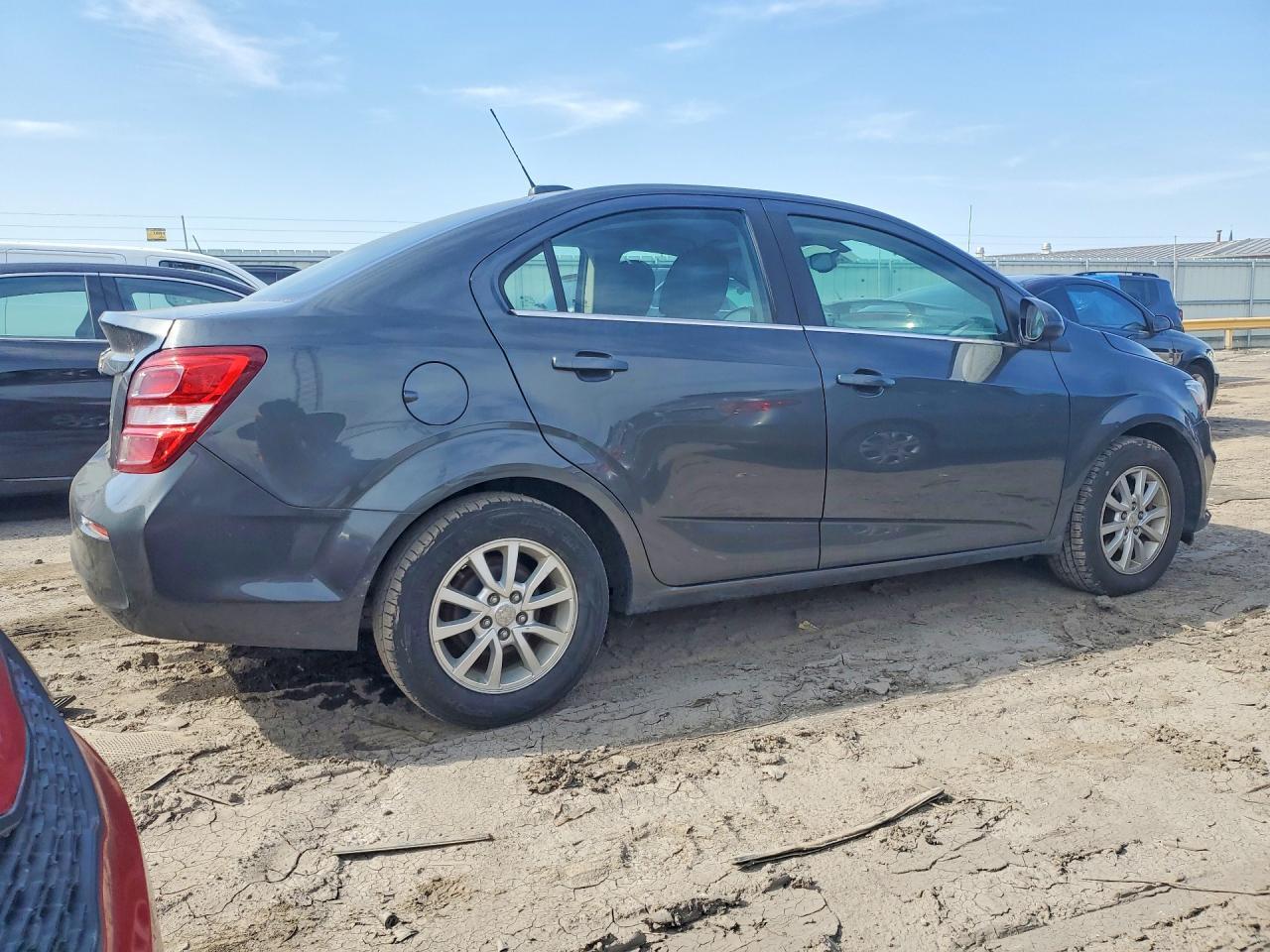 2018 Chevrolet Sonic Lt - Фото 3