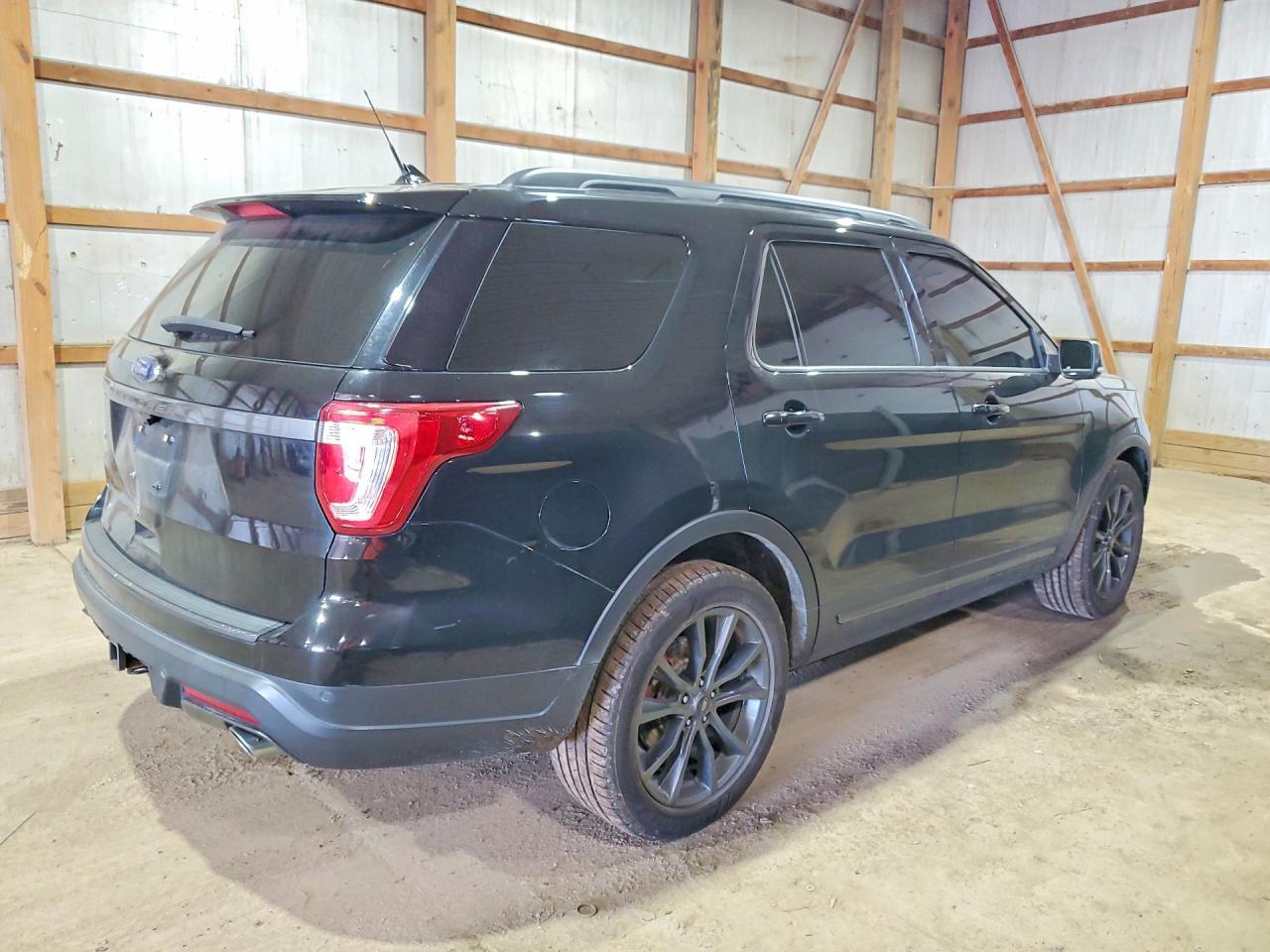 2018 Ford Explorer Xlt - Фото 3