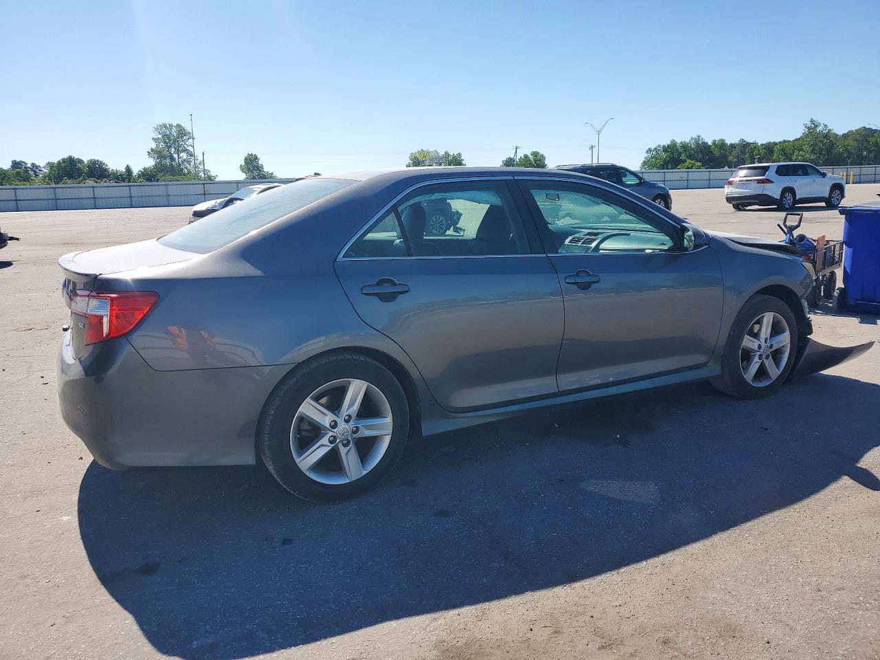 2014 Toyota Camry Se - Фото 3