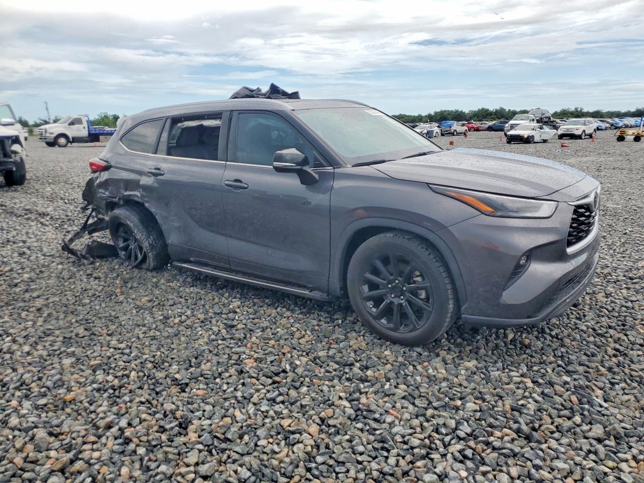2023 Toyota Highlander Xle - Image 4