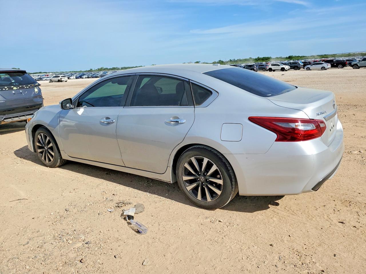 2018 Nissan Altima 2.5 Sl - Image 2