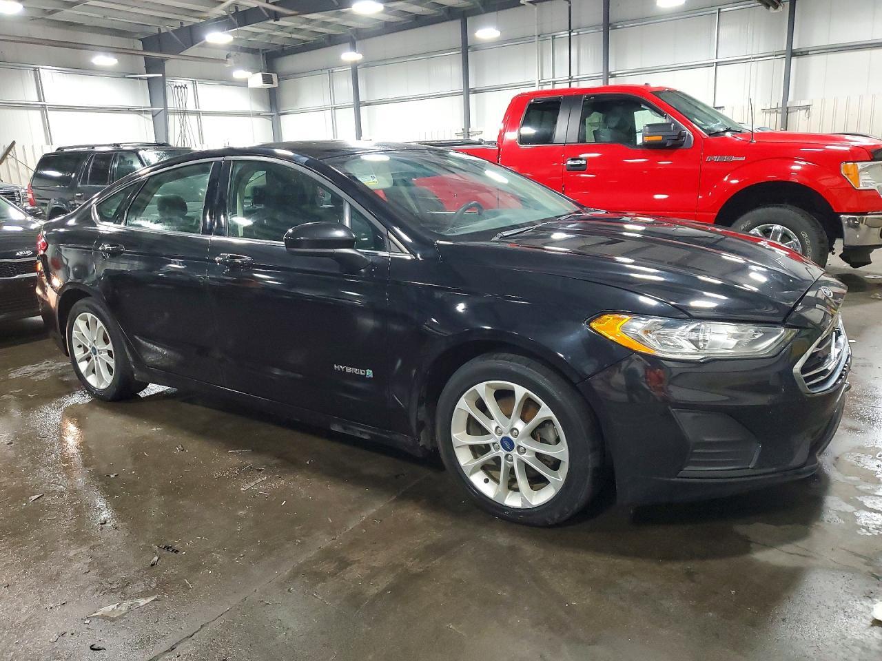 2019 Ford Fusion Se - Фото 4
