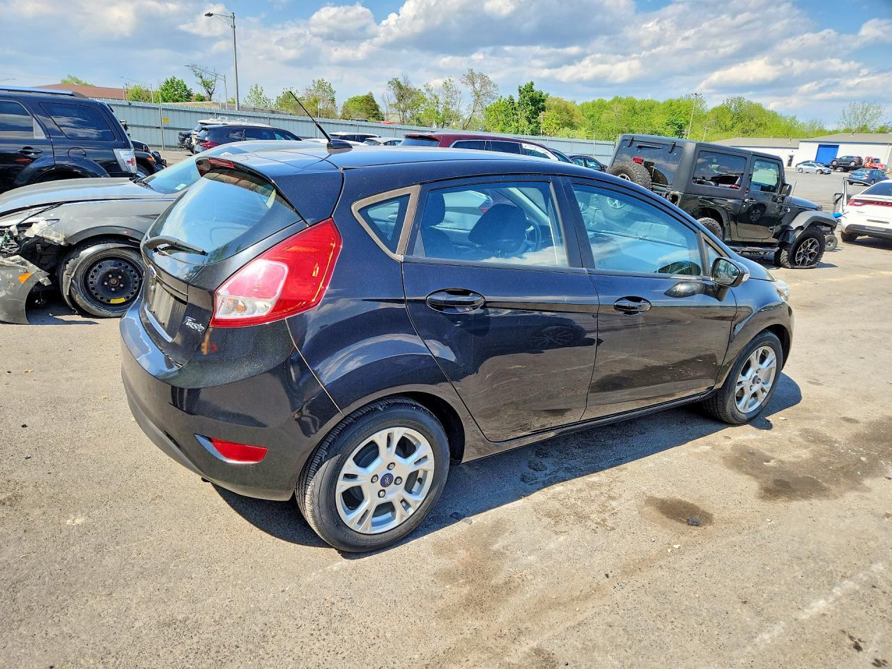 2014 Ford Fiesta Se - Фото 3