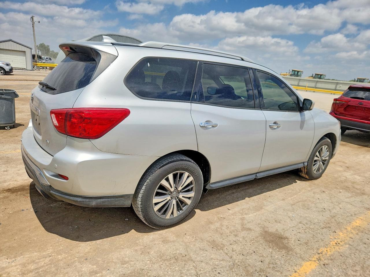 2020 Nissan Pathfinder Sv - Image 3