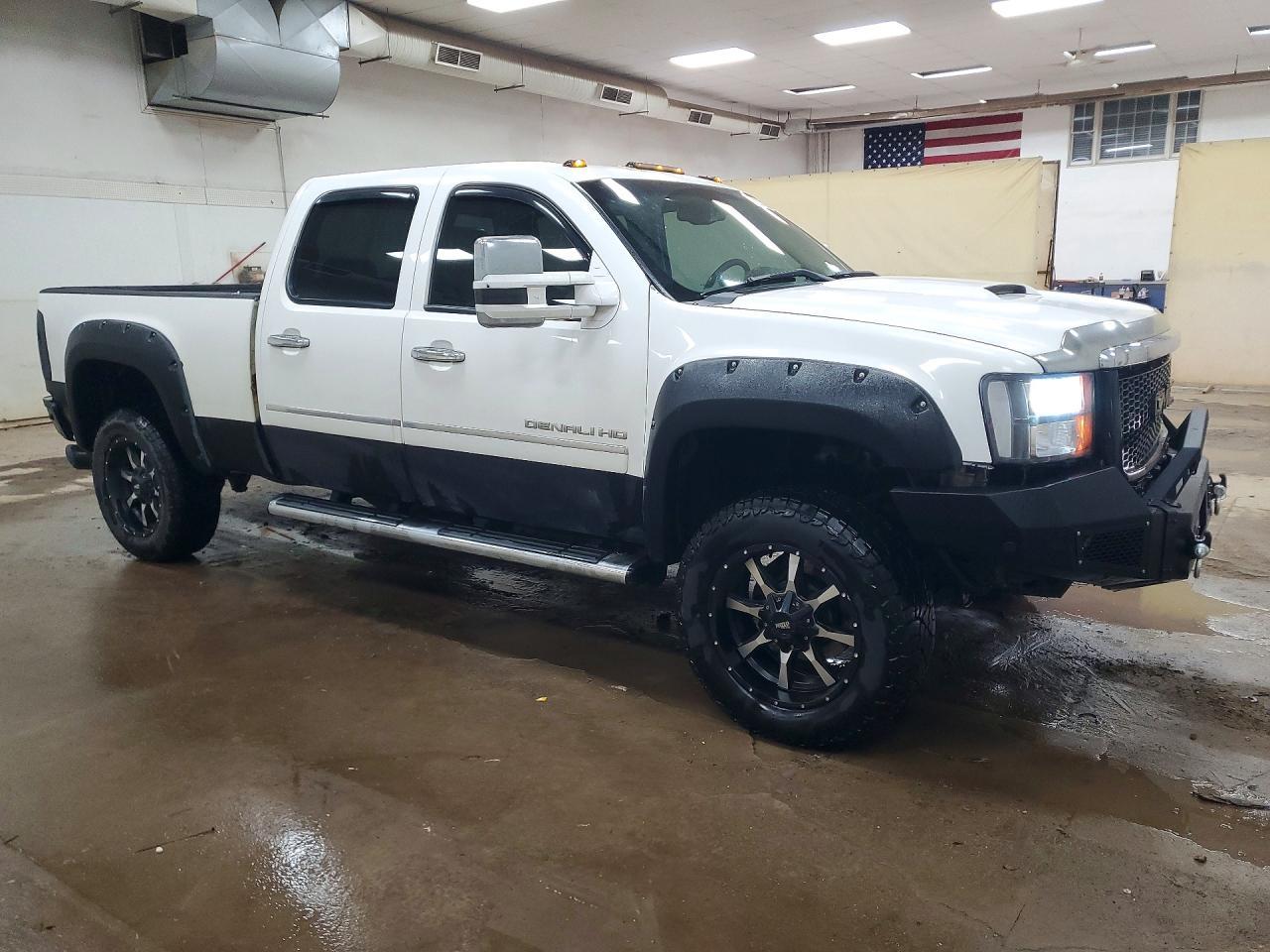 2011 GMC Sierra K3500 Denali - Image 4