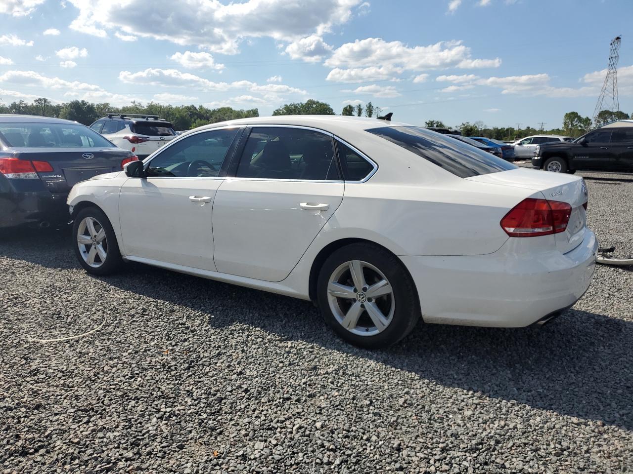2015 Volkswagen Passat Se - Image 2