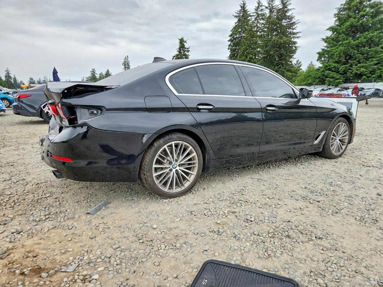 2017 BMW 530 Xi - Фото 3