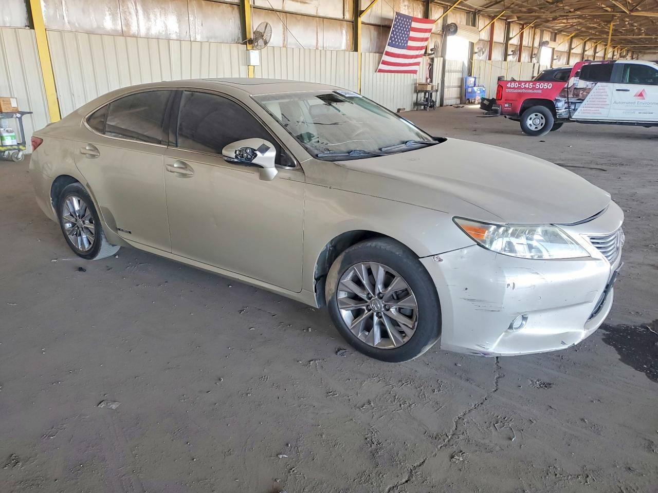 2015 Lexus Es 300H - Фото 4