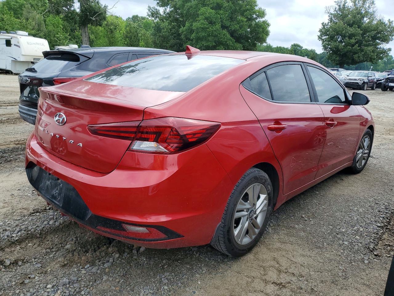 2019 Hyundai Elantra Sel - Image 3