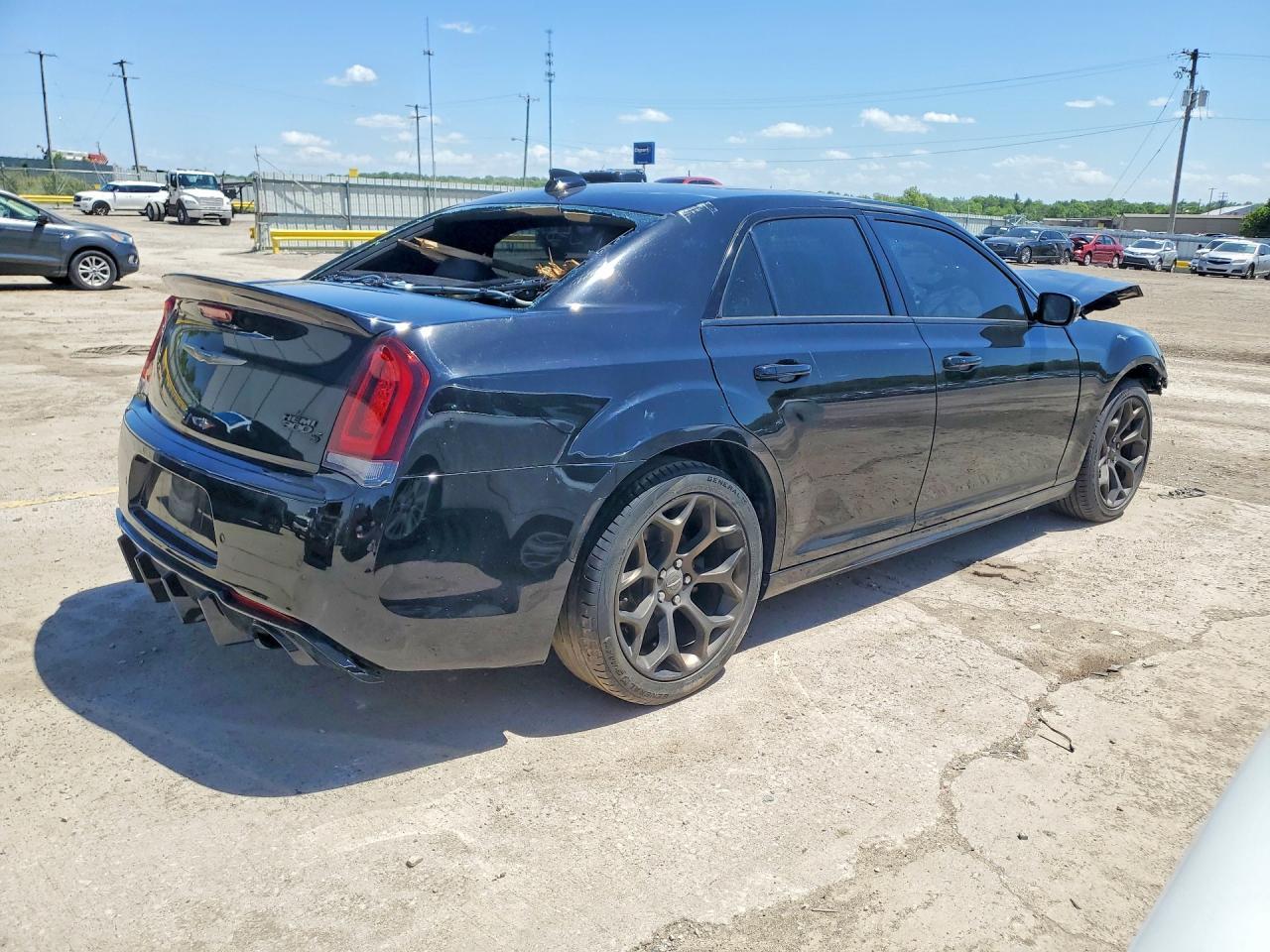 2016 Chrysler 300 S - Image 3