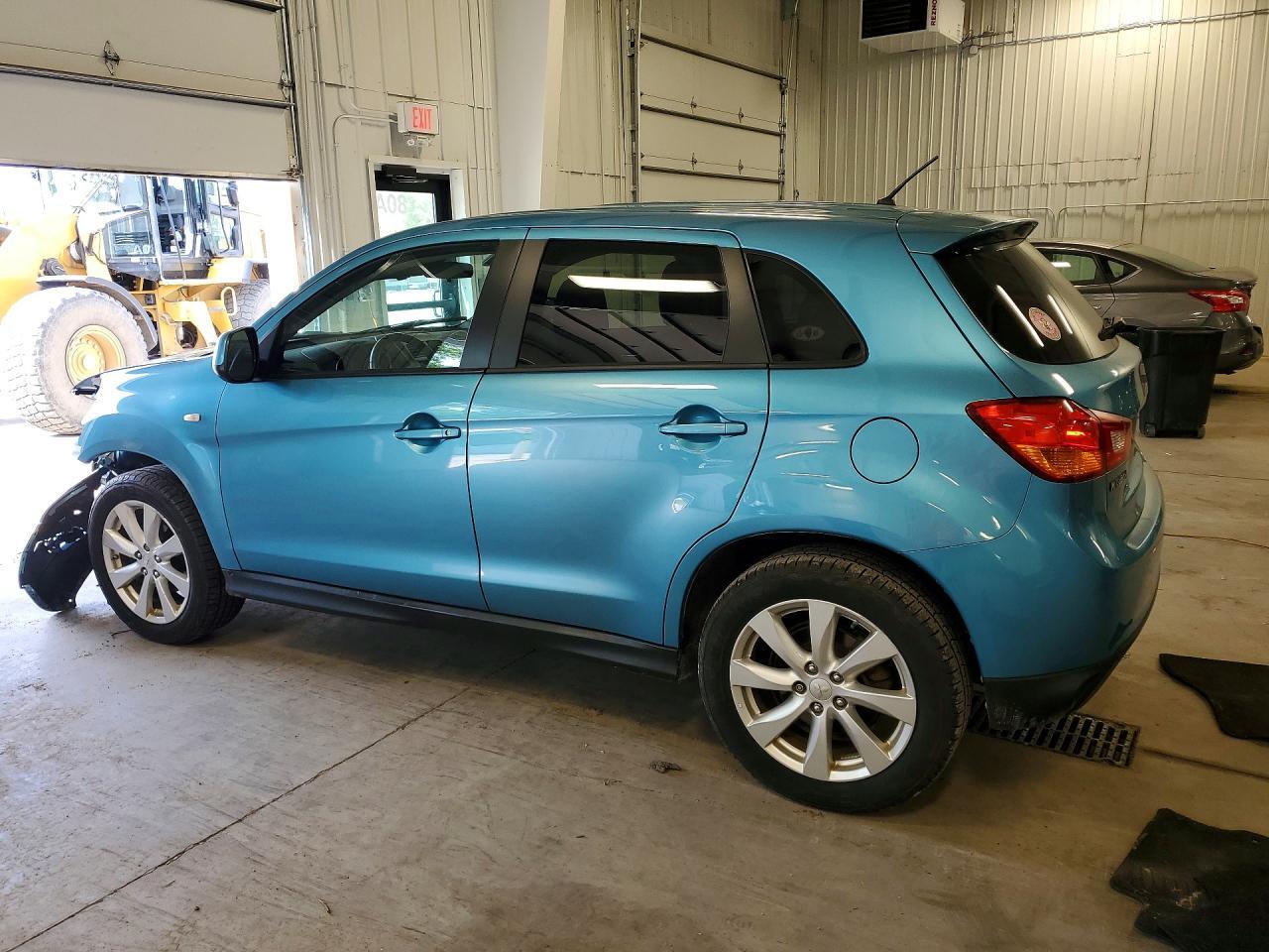 2014 Mitsubishi Outlander Sport Es - Image 2