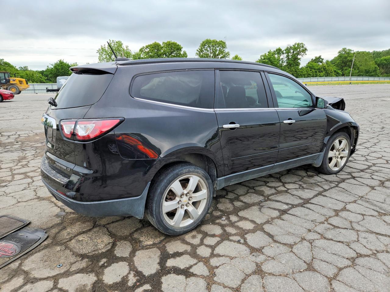 2016 Chevrolet Traverse Lt - Image 3