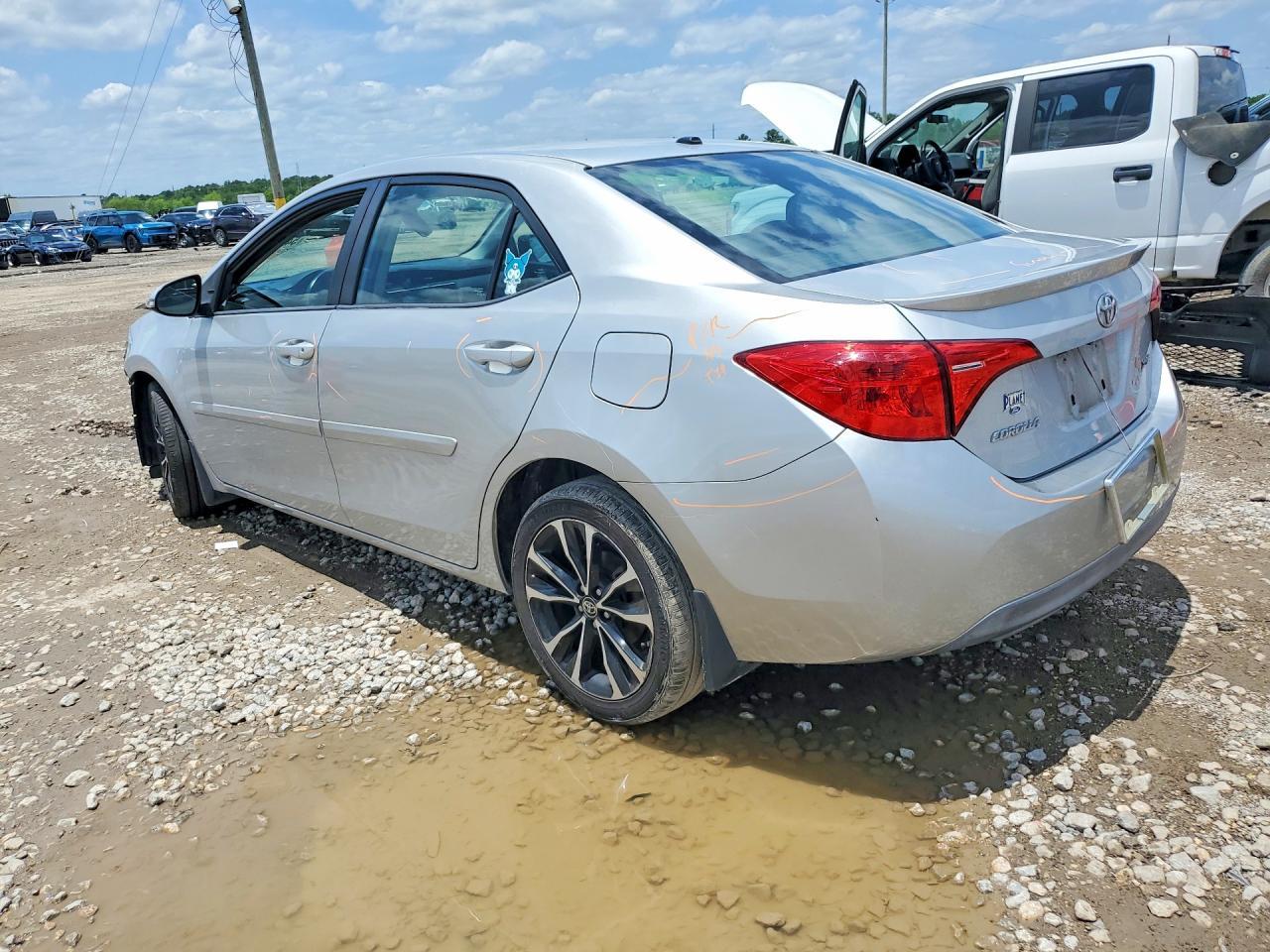 2017 Toyota Corolla Xse - Image 2
