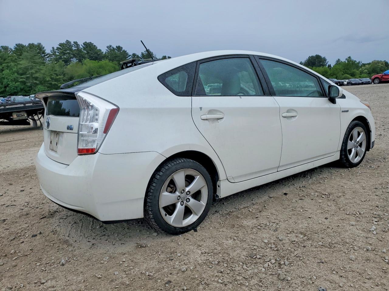 2010 Toyota Prius V - Фото 3