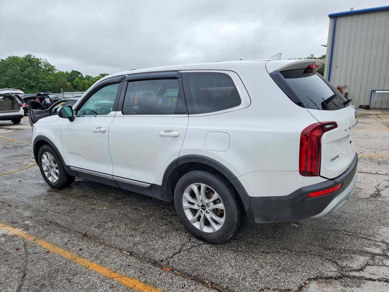 2020 Kia Telluride Lx - Image 2