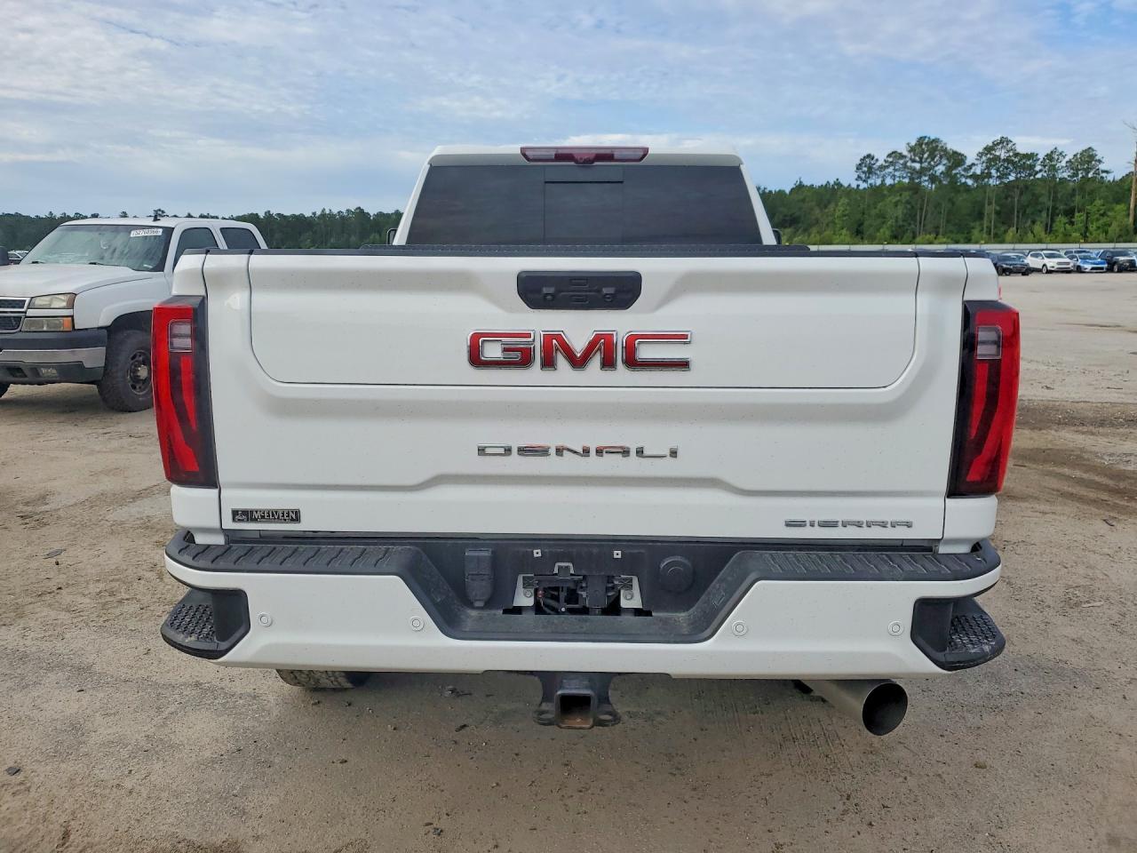 2025 GMC Sierra K2500 Denali - Image 6