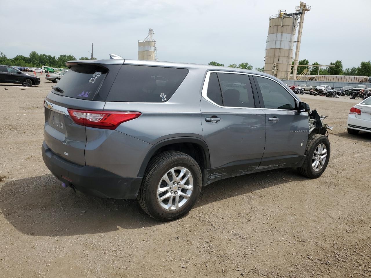 2019 Chevrolet Traverse Ls - Фото 3