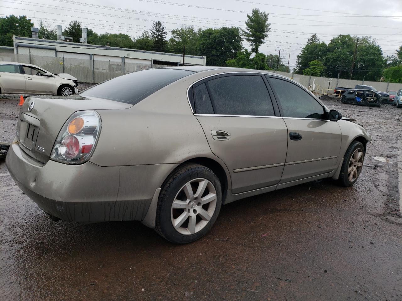 2004 Nissan Altima Base - Фото 3