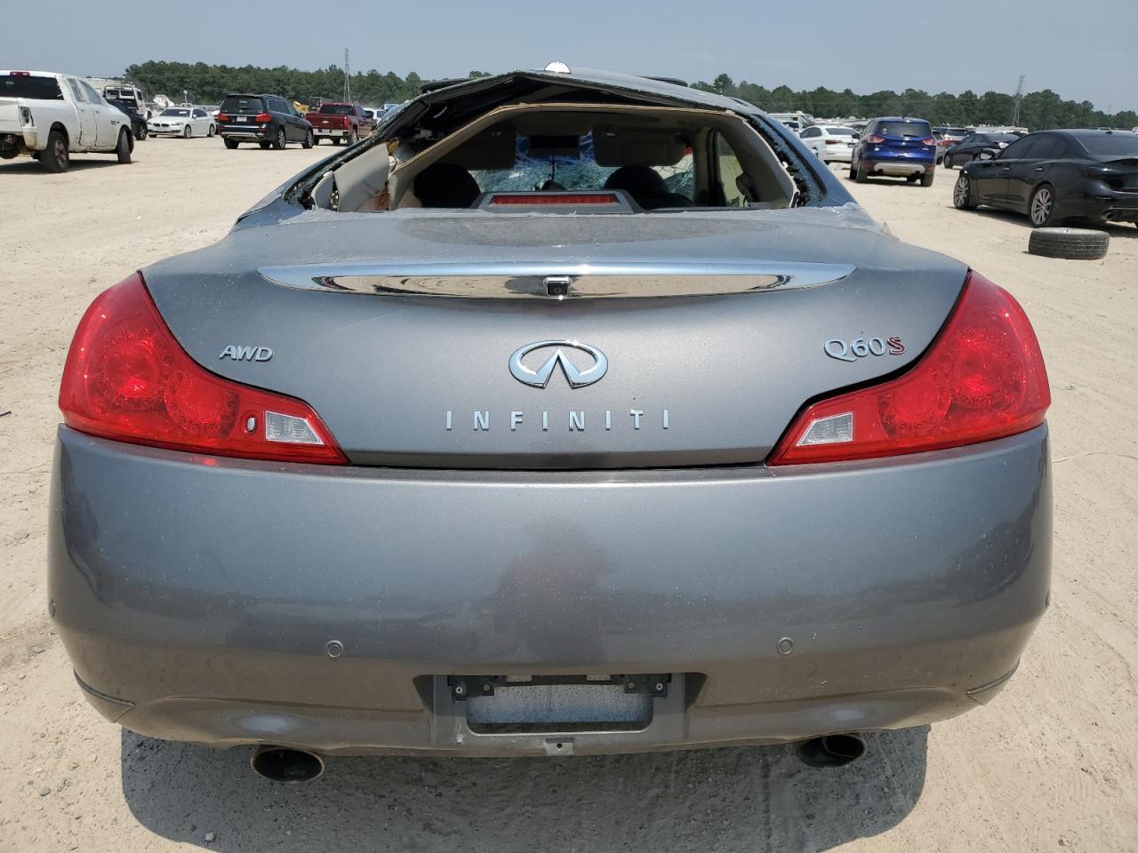 2014 Infiniti Q60 Journey - Image 6