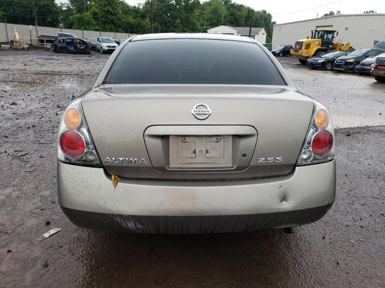 2004 Nissan Altima Base - Фото 6
