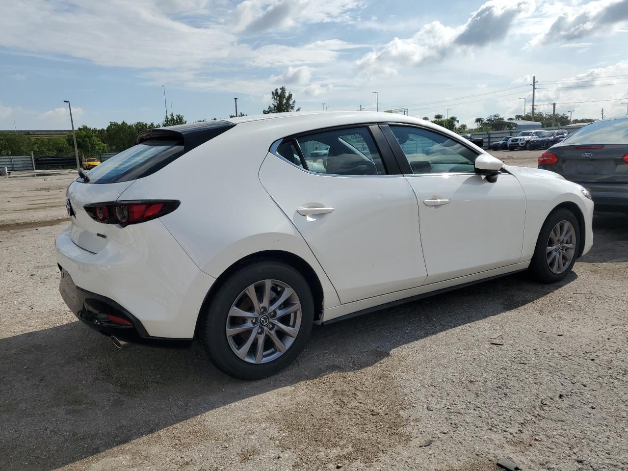 2021 Mazda 3 - Фото 3