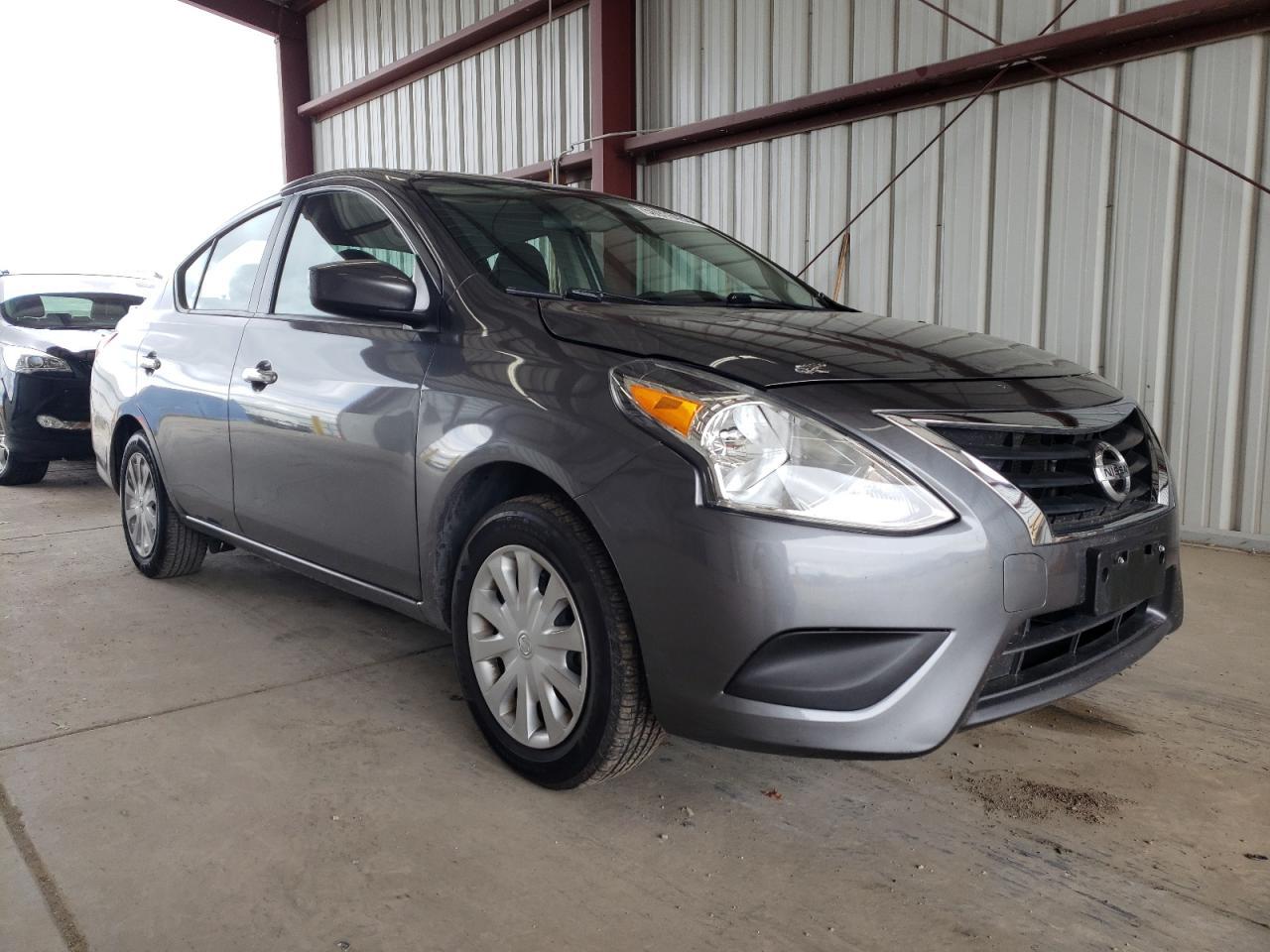 2019 Nissan Versa S - Image 4