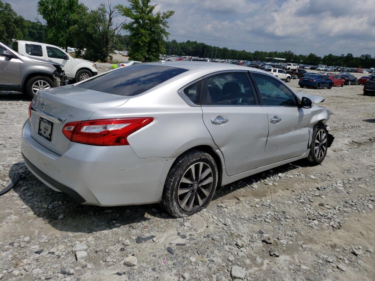 2017 Nissan Altima 2.5 - Фото 3