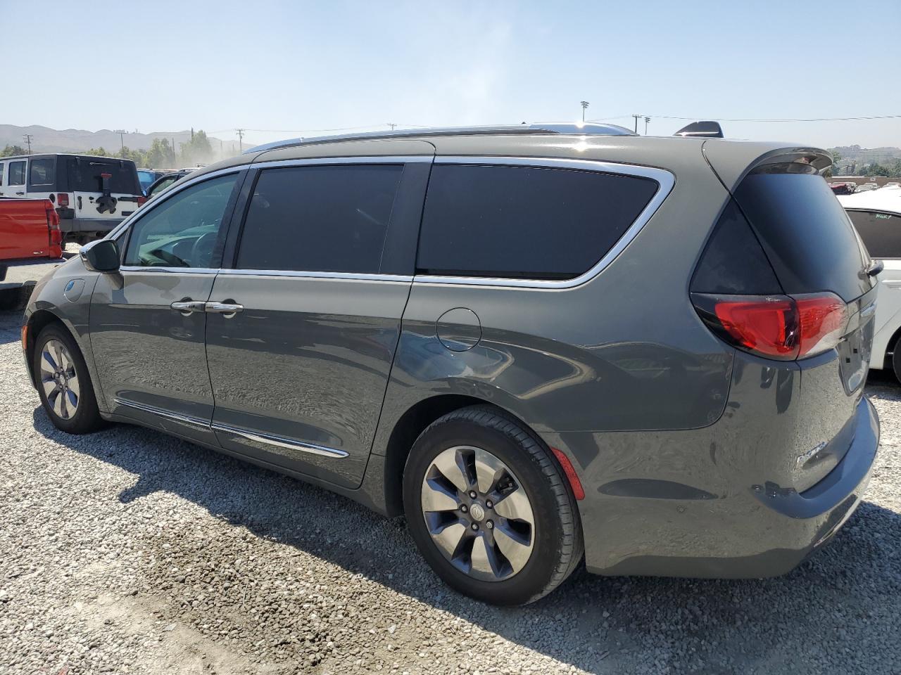 2020 Chrysler Pacifica Hybrid Limited - Фото 2