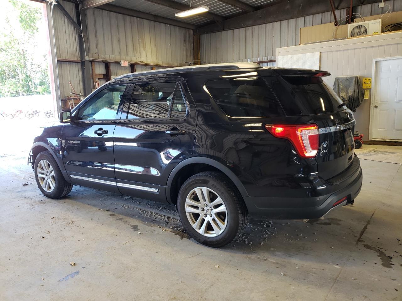 2019 Ford Explorer Xlt - Фото 2