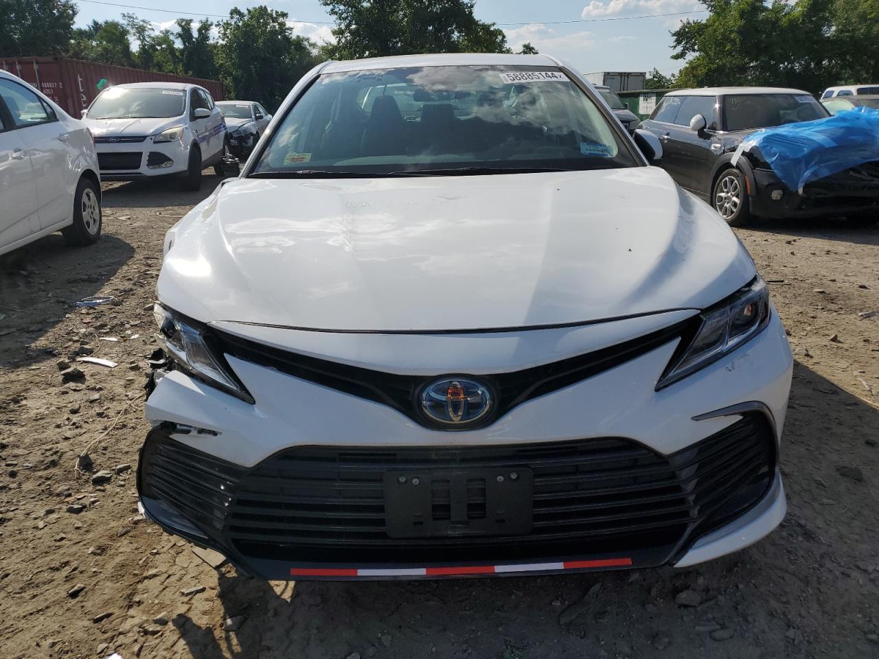 2021 Toyota Camry Hybrid Le - Image 5