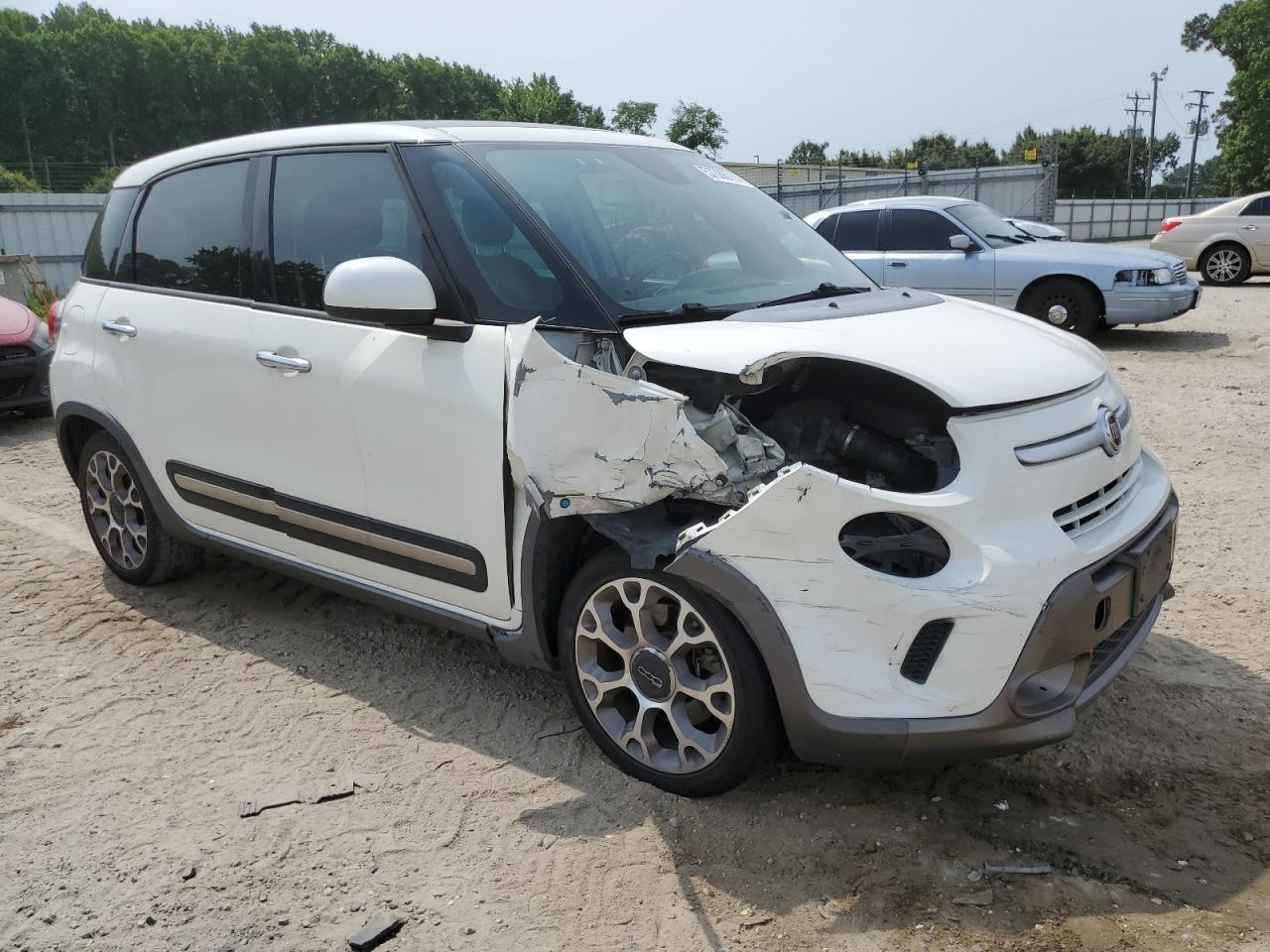 2014 Fiat 500L Trekking - Image 4