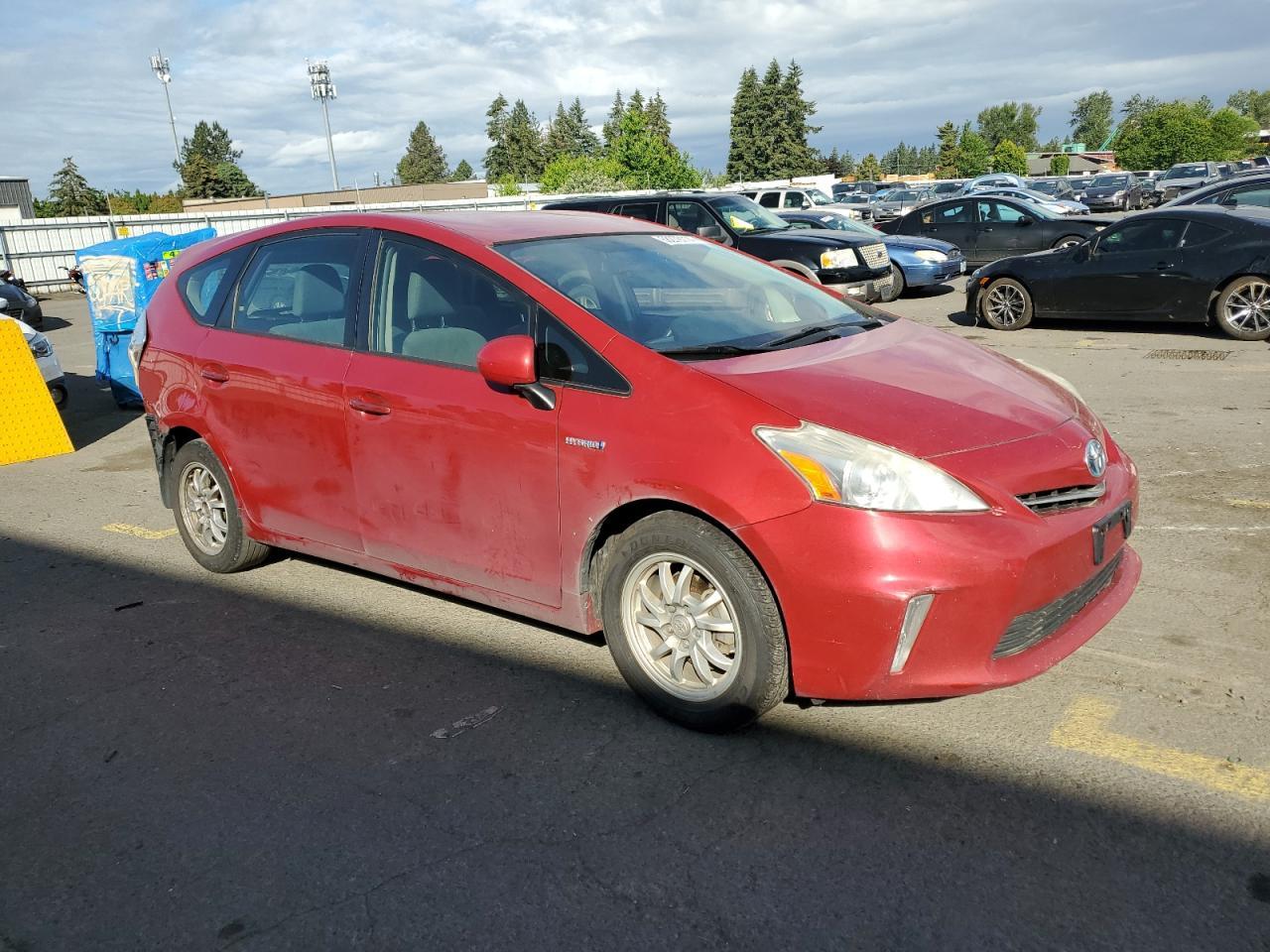 2013 Toyota Prius V - Image 4