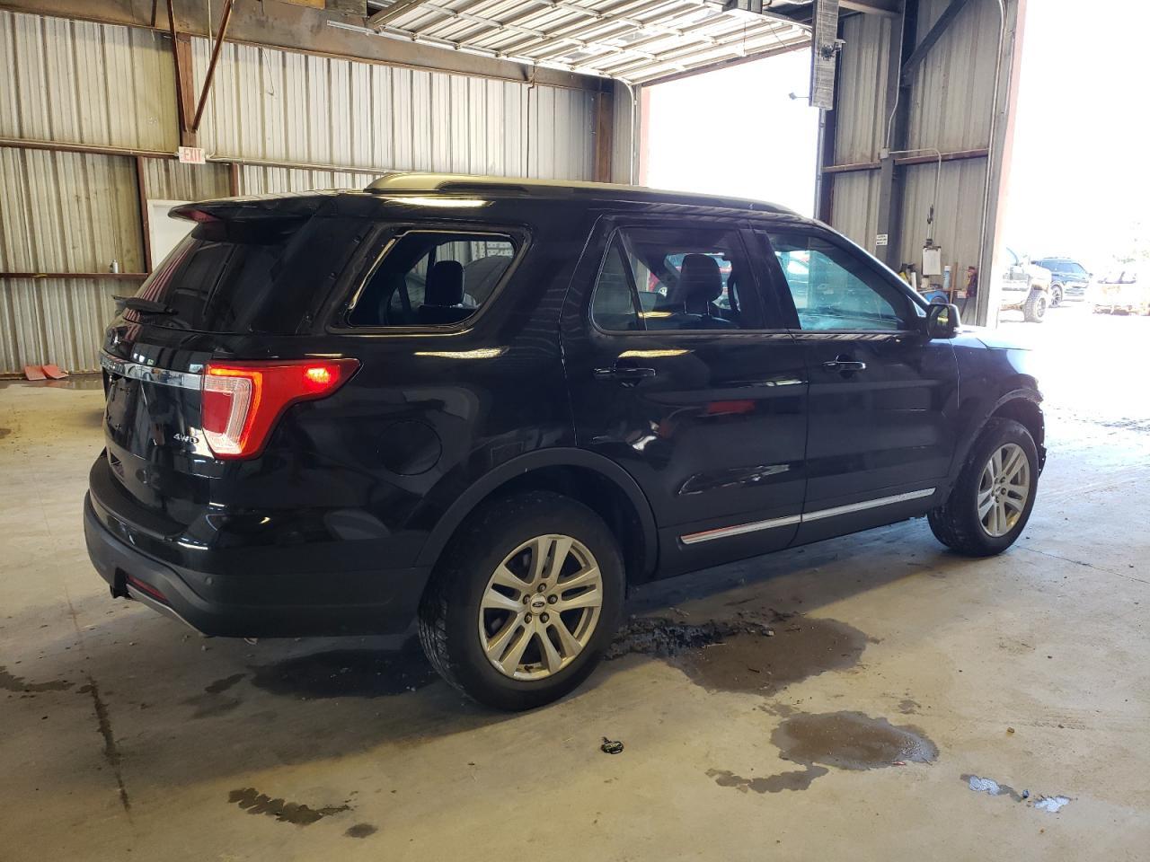 2019 Ford Explorer Xlt - Фото 3