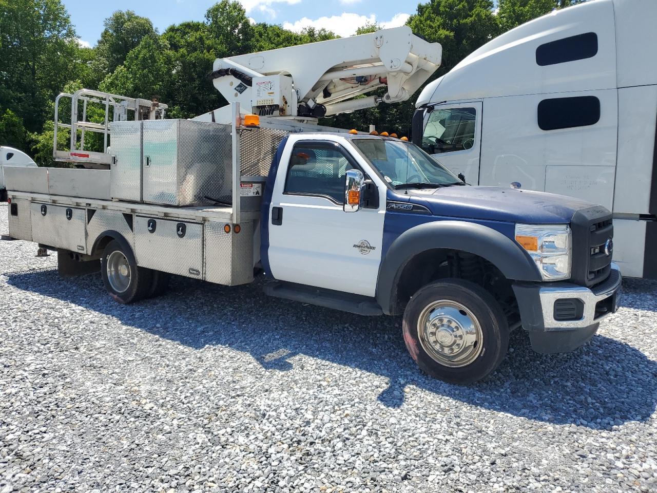 2015 Ford F550 Super Duty - Image 4