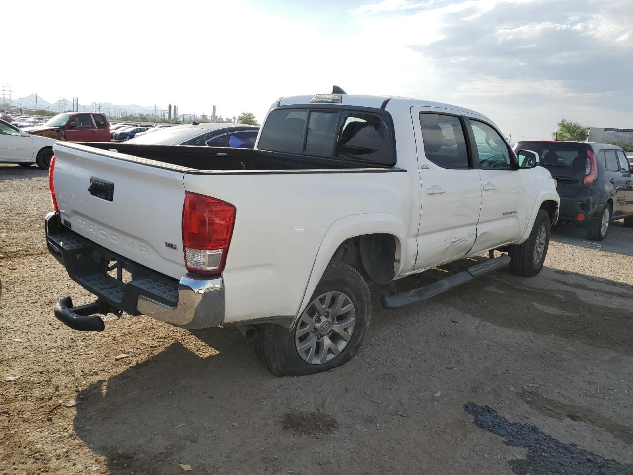 2017 Toyota Tacoma Double Cab - Image 3