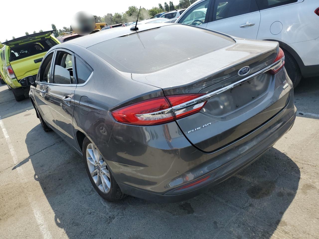 2017 Ford Fusion Se - Image 2