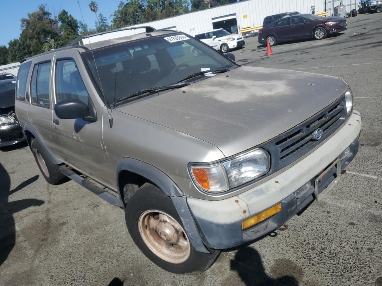 1996 Nissan Pathfinder Xe - Image 4