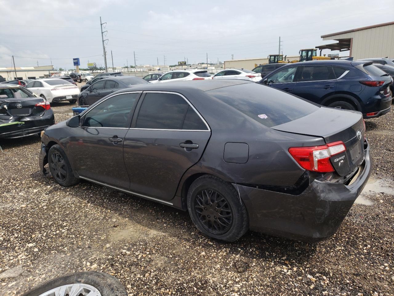 2012 Toyota Camry Base - Фото 2