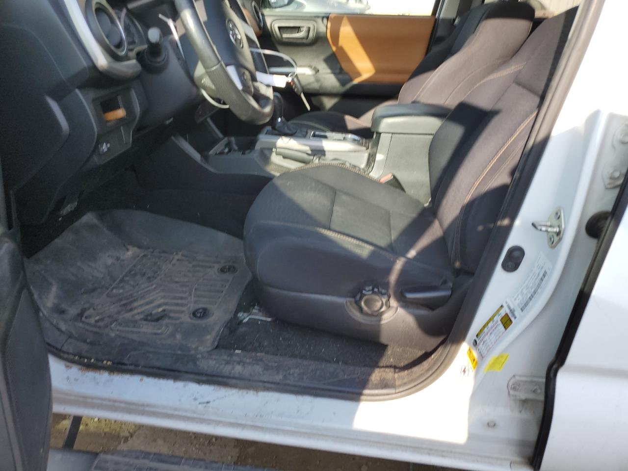 2017 Toyota Tacoma Double Cab - Image 7