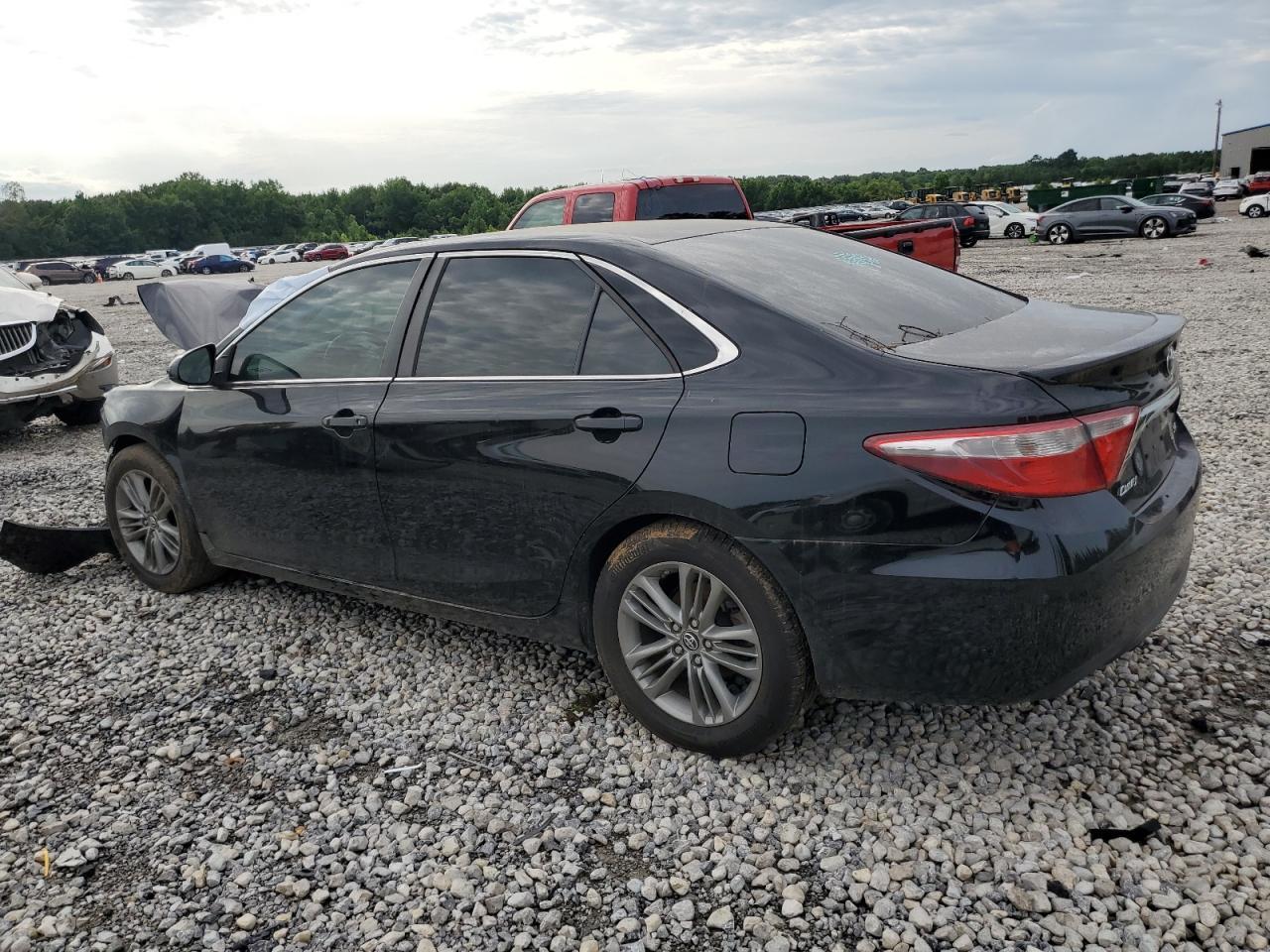 2017 Toyota Camry Se - Фото 2