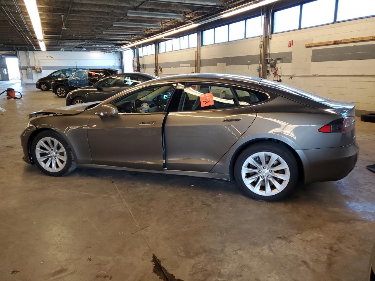 2016 Tesla Model S - Фото 2