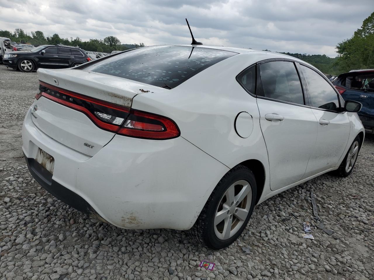 2015 Dodge Dart Sxt - Image 3