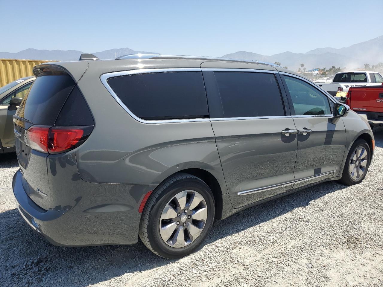 2020 Chrysler Pacifica Hybrid Limited - Фото 3