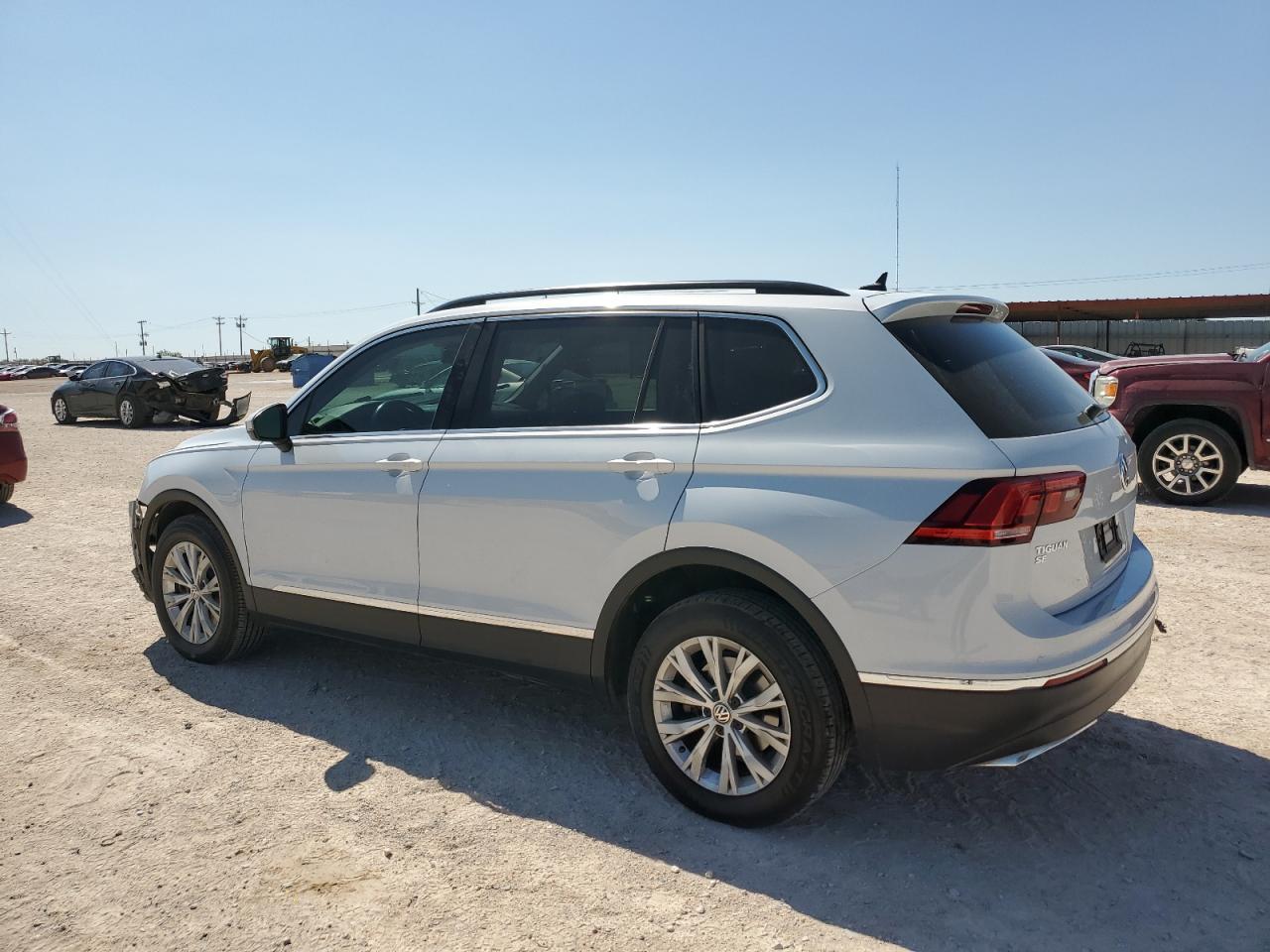 2018 Volkswagen Tiguan Se - Фото 2