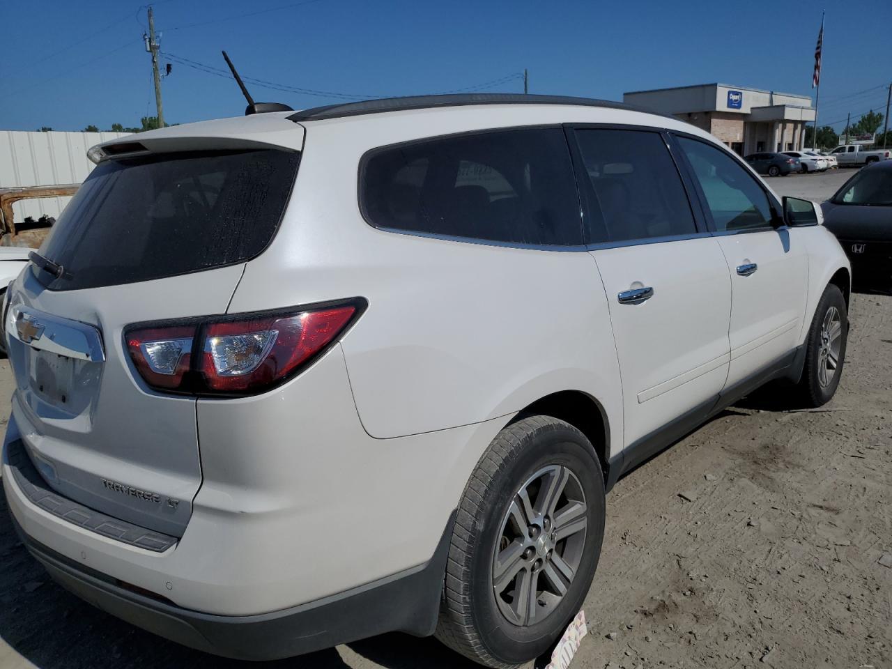 2016 Chevrolet Traverse Lt - Image 3